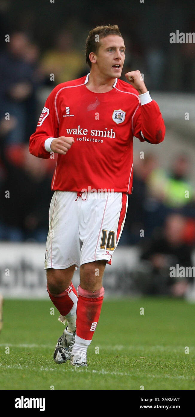 Barnsley`s Brian Howard celebrates scoring Barnsley's eaqualiser during the Coca-Cola Football League Championship match at the Oakwell Ground, Barnsley. Stock Photo
